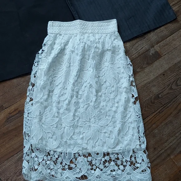 Skirts - Picture 3 of 16